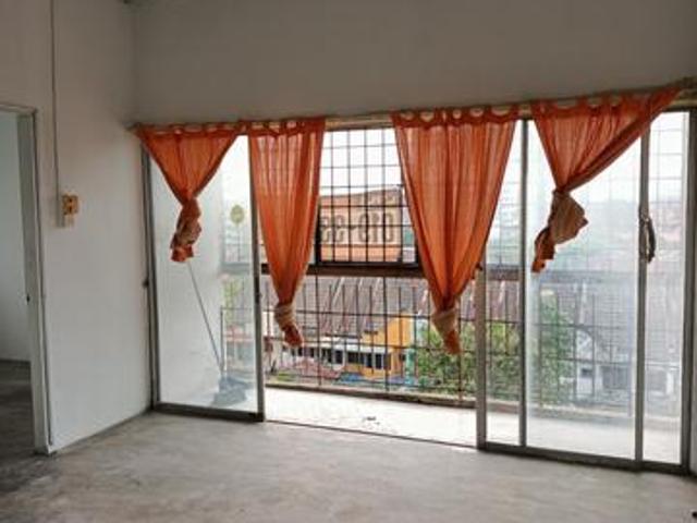 Taman Kosas Flat CORNER Top floor WELL KEPT