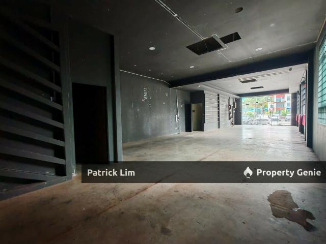 Taman Kota Syahbandar Melaka Ground Floor, End Lot of 3 Storey Shoplot For Rent