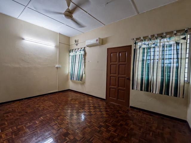 Taman Klang Utama 2 Story Terrace House for Rent