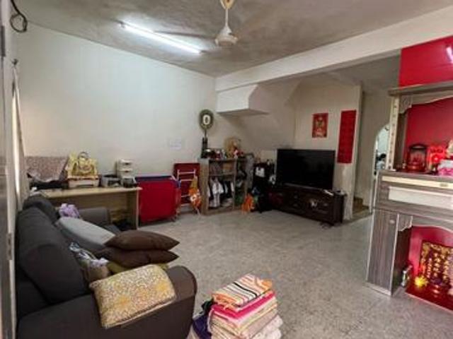 Taman Klang Utama 2 Storey Terrace 3r2b non flood area Kitchen Table