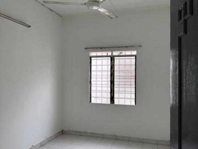 Taman Klang Utama 2sty 18x55 partial furnish