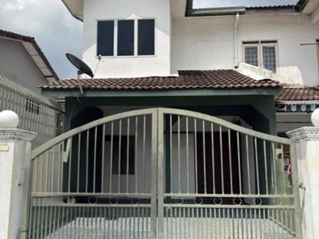 Taman Klang Utama Double Storey End Lot Terrace House For Rent