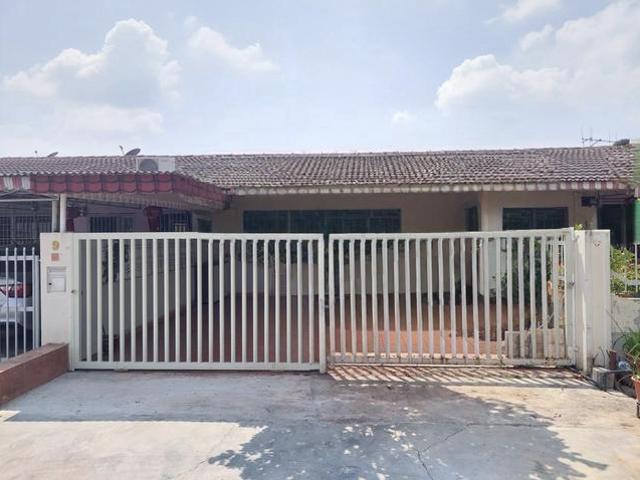 Taman Klang Utama Kapar jalan Besar Bolah Letak 4 Kereta Full Loan