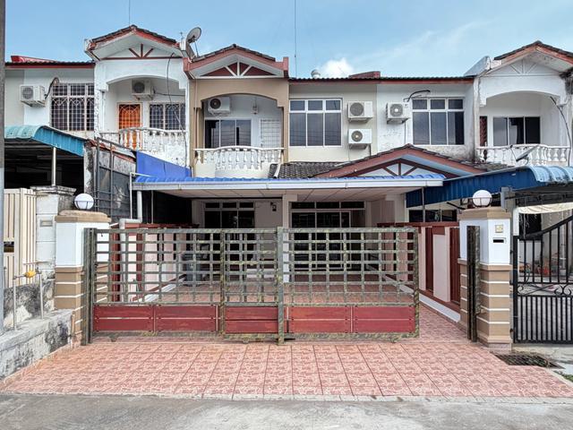Taman Kluang Barat Double Storey