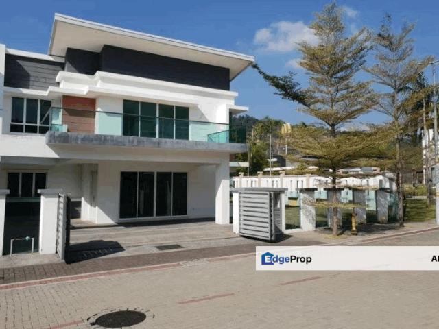 Taman Kristal, Dengkil
