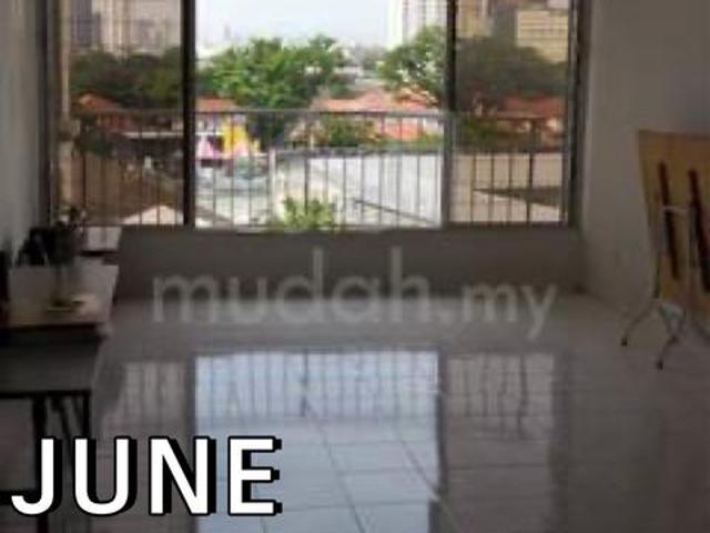 Taman Kristal Unfurnished CHEAPEST FULL LOAN Near Gruney Plaza