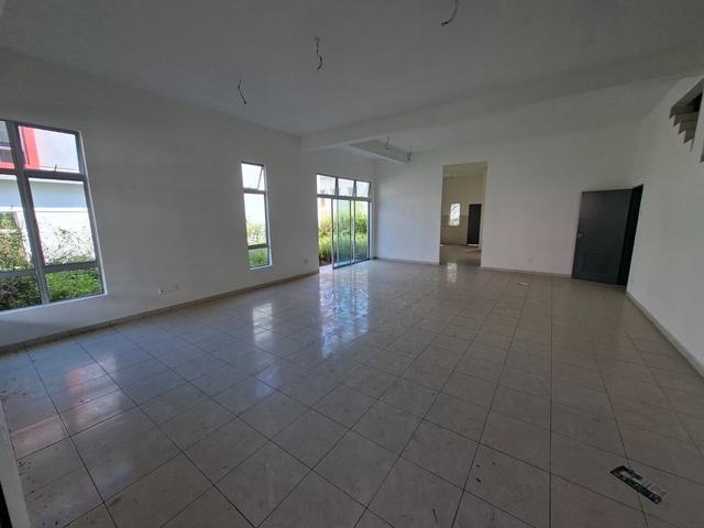 Taman Krubong Jaya melaka town Brand new Semid bare unit for sale