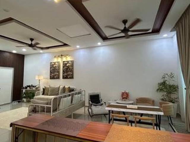 Taman La Casa Lunas Renovated Teres 2 Tingkat