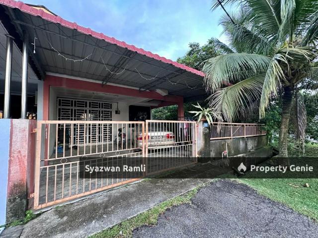 TAMAN LAGENDA END LOT PADANG SERAI!