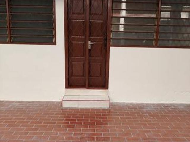 Taman lip sin block 35 ground floor lip sin