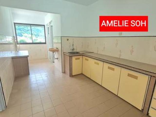 Taman Lip Sin Block 6 Newly Repaint Bright and Clean Condition