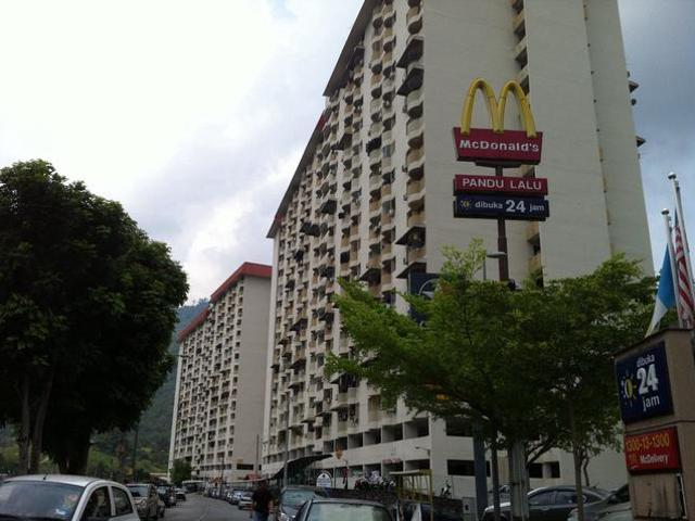 Taman Lone Pine 2Bedrooms Renovated Partly Furnished with balcony