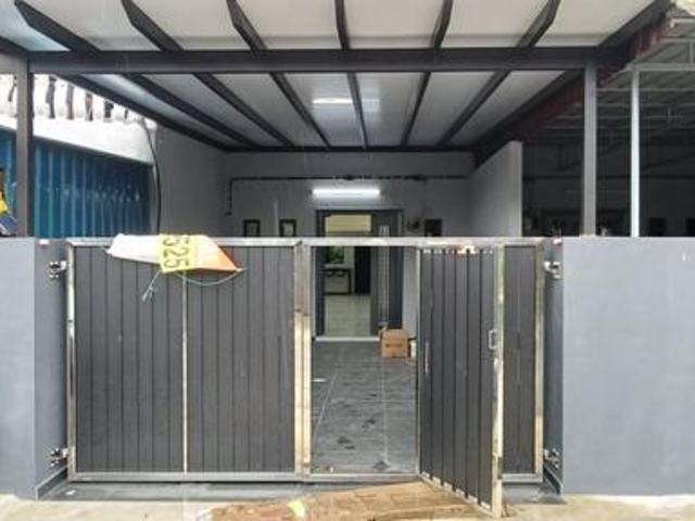 Taman makmur near tun aminah skudai 2 sty low cost reno near ciq2link
