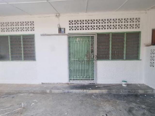 Taman marida Senawang belakang rumah sangat besar wth Swimming pool