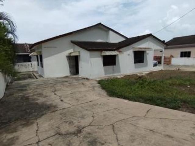 TAMAN MARKKSAHBANGLO LUAS 5845 sqft BELOW MARKET VALUE