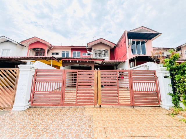 Taman Mawar Pasir Gudang Non Bumi Renovated Unit 4 Bedrooms Below MV