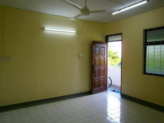 Taman medan penaga batu lanchang 1 car park