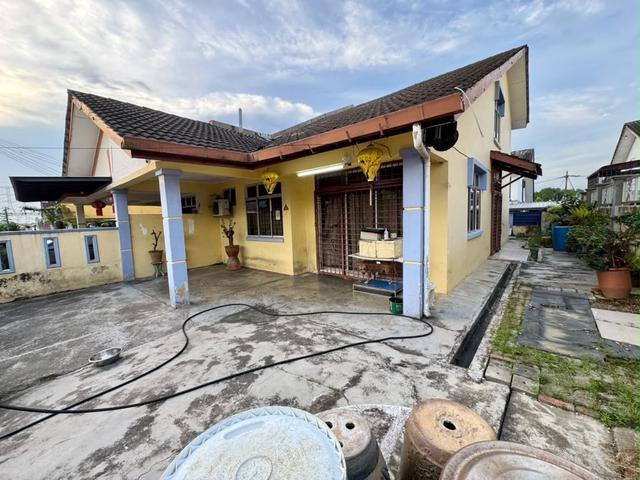 Taman Megah Ria 15 Storey Semi D For Sale