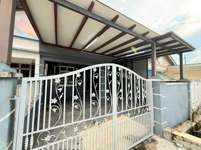 Taman Megah Ria Single Storey House For Rent