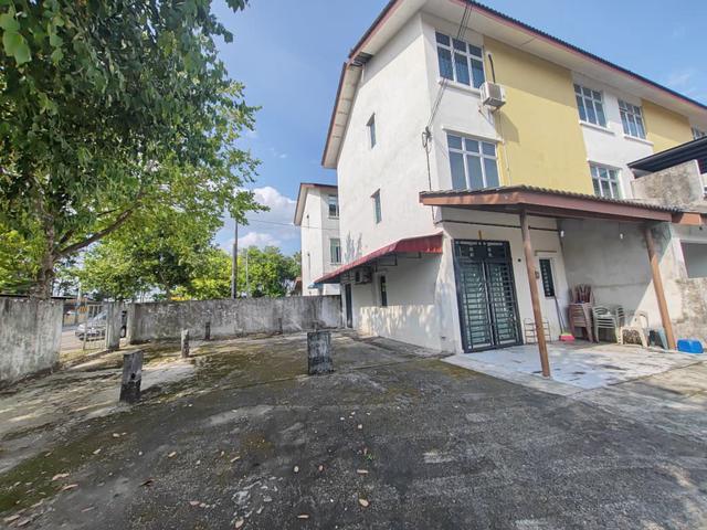 Taman Megah Ria Triple Storey Terrace House Corner Lot