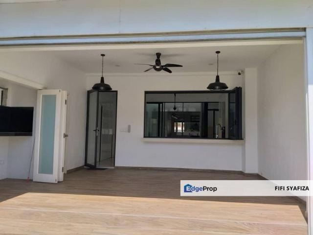 Stunning 2.5 Storey Link Intermediate in Taman Melawati