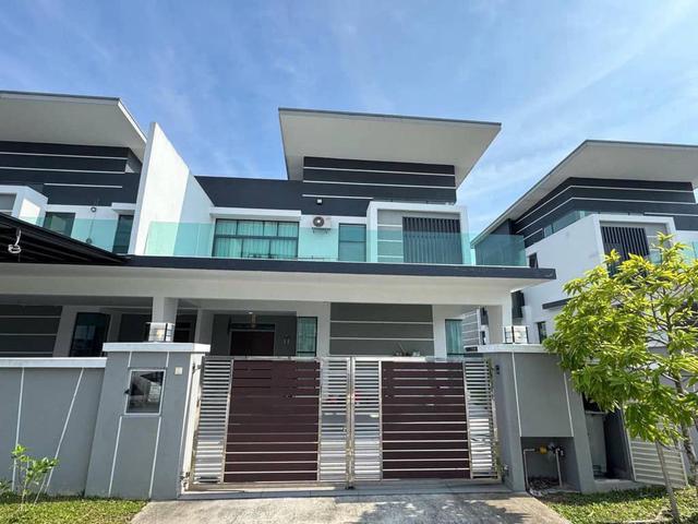 Taman Meridian Kluang Premium SemiD 5R5B Gated Guarded