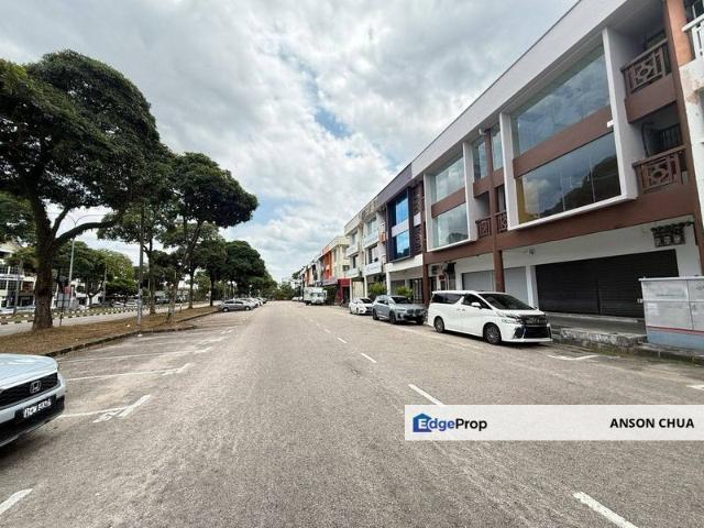 TAMAN MOLEK