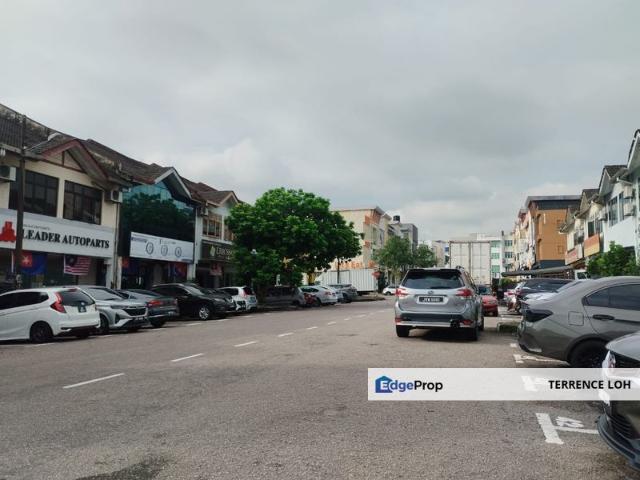 TAMAN MOLEK