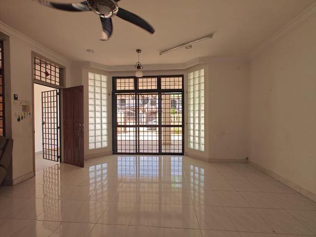 Taman Molek 1 Double Storey Renovated Extended Southeast