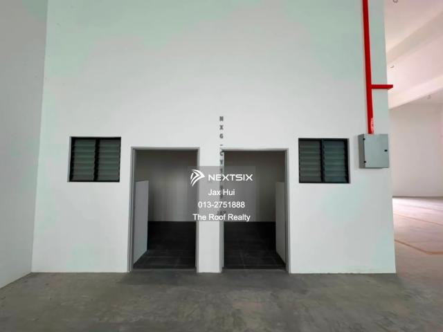 Taman Molek 1.5 Storey Terrace For Rent