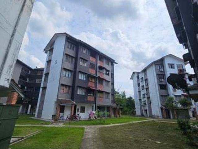 Taman Molek Ground Floor Flat For Sale