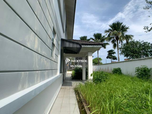 Taman Molek @ Haven Double Storey Corner lot for sale 特大款双层排楼角头单位出售
