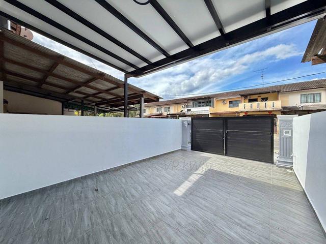Taman Molek Jalan Molek 12x Nice Reno Below Market Full Loan