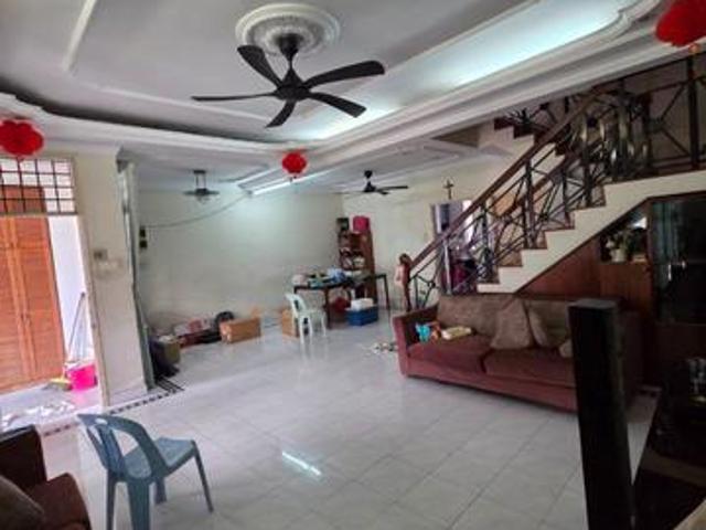Taman Molek Jb Double Storey 4 bedrooms partial furnished