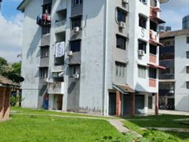 Taman Molek Johor Bahru Medium Cost Flat 3 bilik FOR SALE