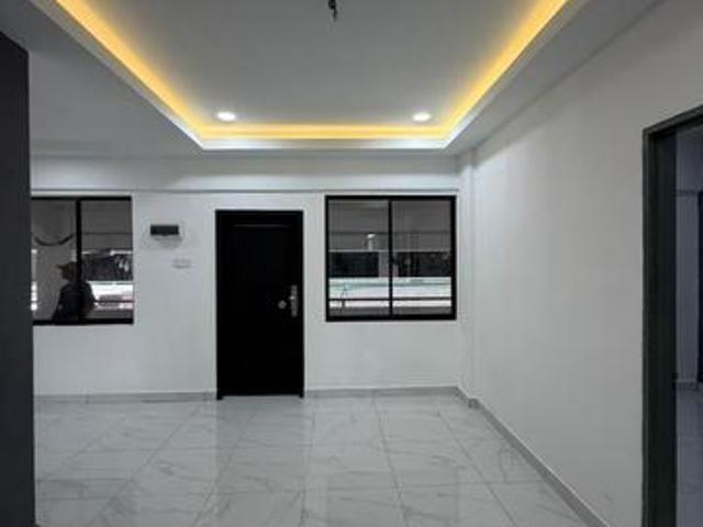 Taman Molek Renovated Low Cost Flat FOR SALE