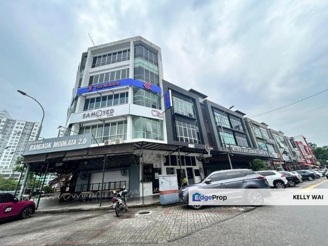 TAMAN MOUNT AUSTIN