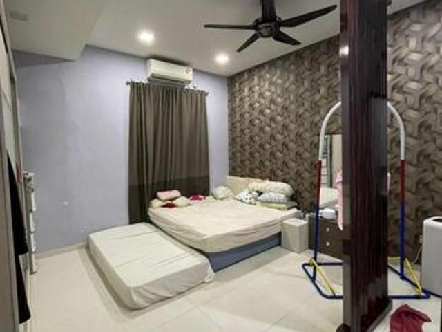 Taman Mount Austin 1 Storey Terrace Corner House For Sale