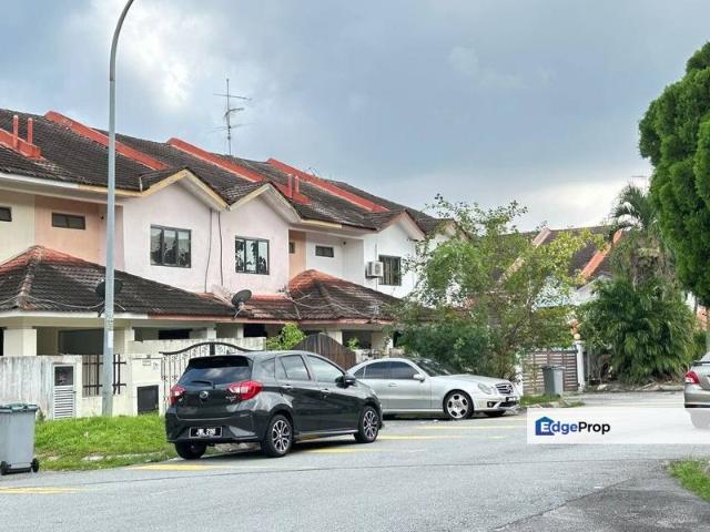 Taman Mount Austin