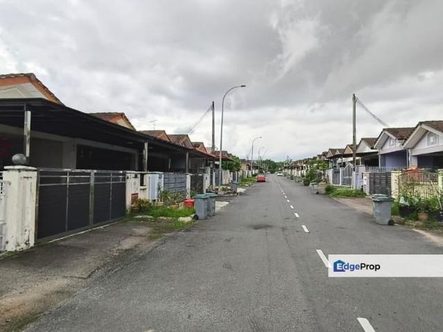 Taman Mount Austin