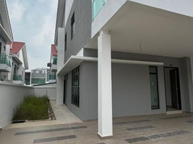 Taman Mount Austin