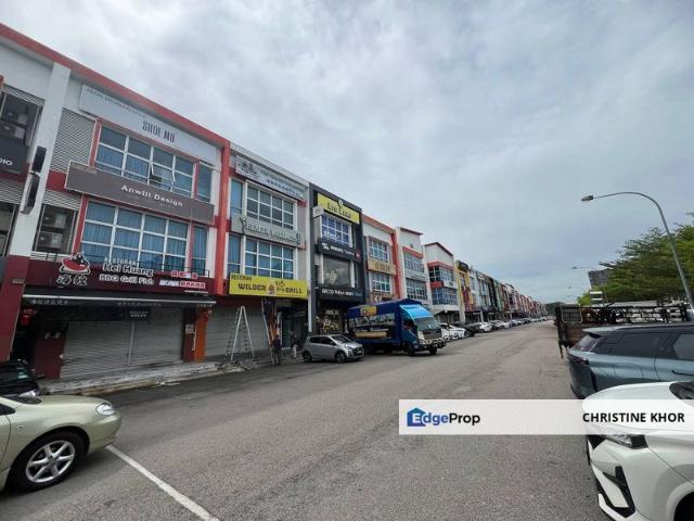 TAMAN MOUNT AUSTIN