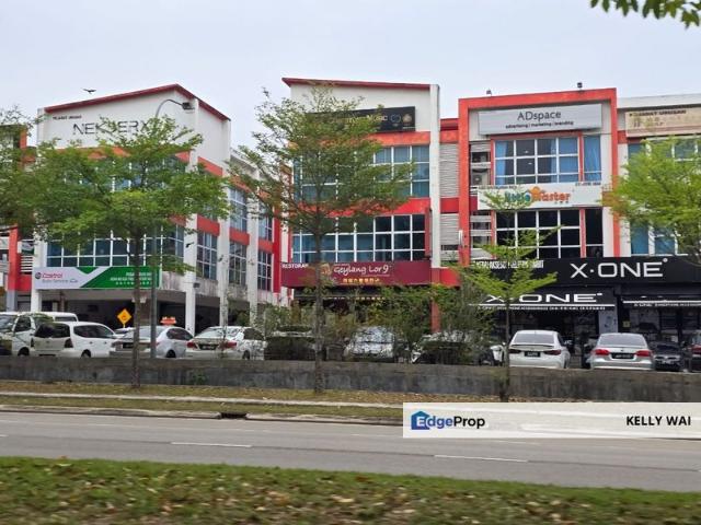 TAMAN MOUNT AUSTIN