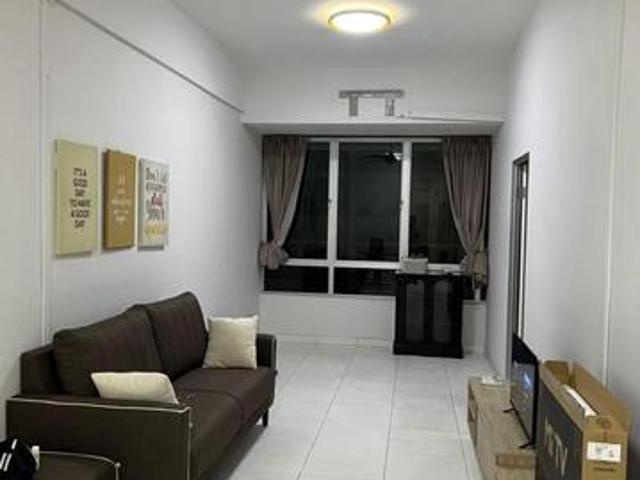 Taman Mount Austin Akademik Suites For Rent