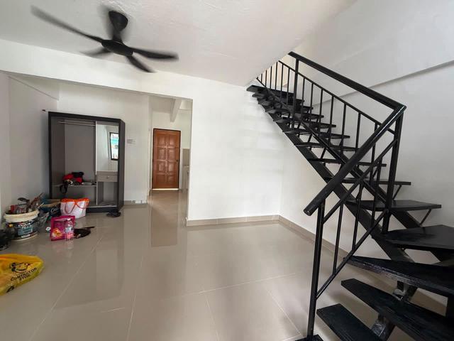 Taman Mount Austin Low Cost 2sty Terrace Partly Furnished