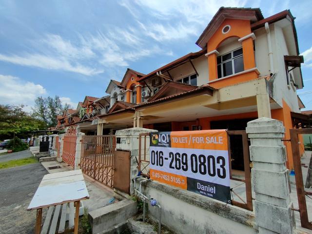 Taman Mutiara Subang End lot double storey house 5 bedrooms