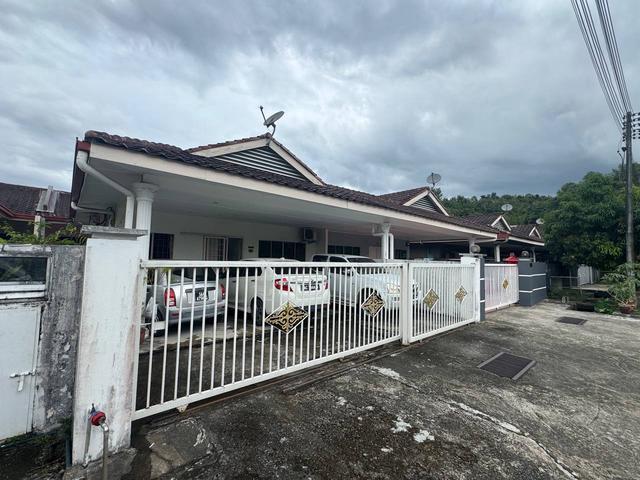 Taman Nelly Terrace House Kolombong 3 Car ParkExtended Kitchen