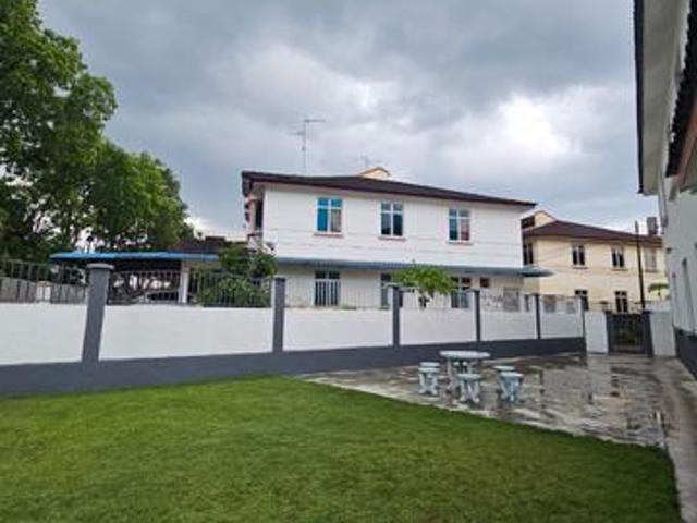 taman nusa bestari double storey corner guard gated for rent
