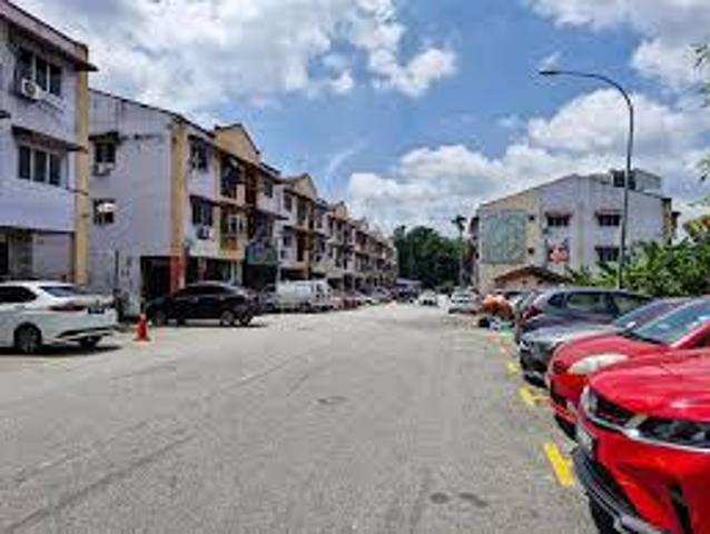 TAMAN ORKID CHERAS SERING AKASIA TILES FLOORING FREEHOLD For SALE