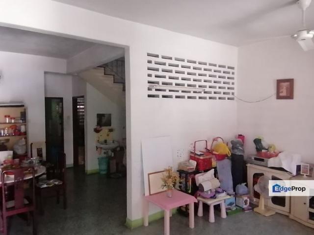 OUG 2 Storey Terrace Near Market &